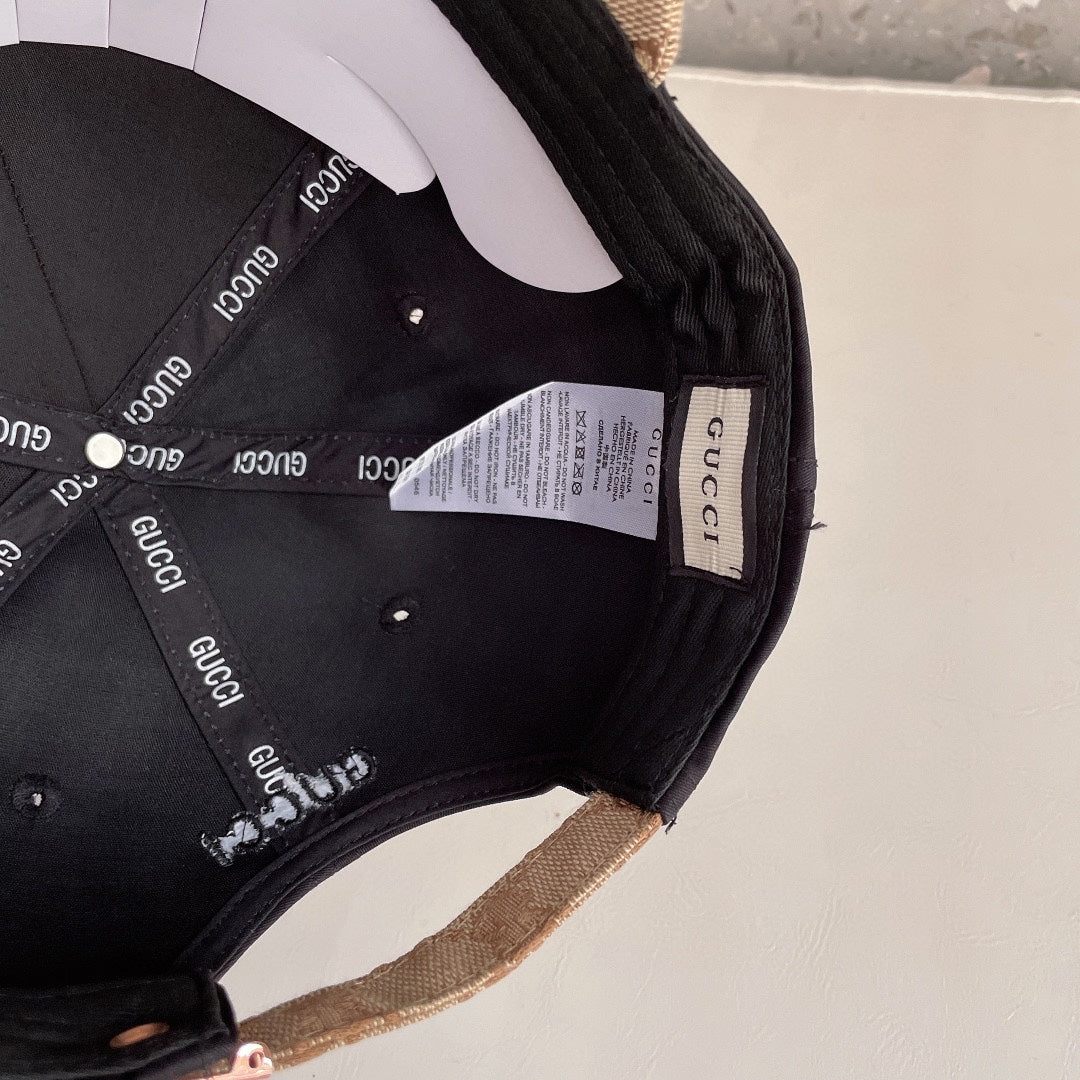 BAKER BOY CAP IN BLACK MIX CAMEL BROWN MONOGRAM JACQUARD FABRIC 136304