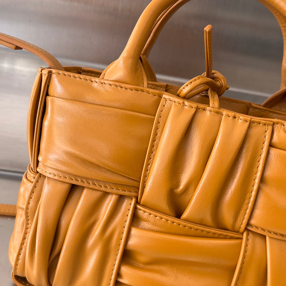 CANDY ARCO TOTE 20 IN RAW SIENNA SOFT LAMBSKIN