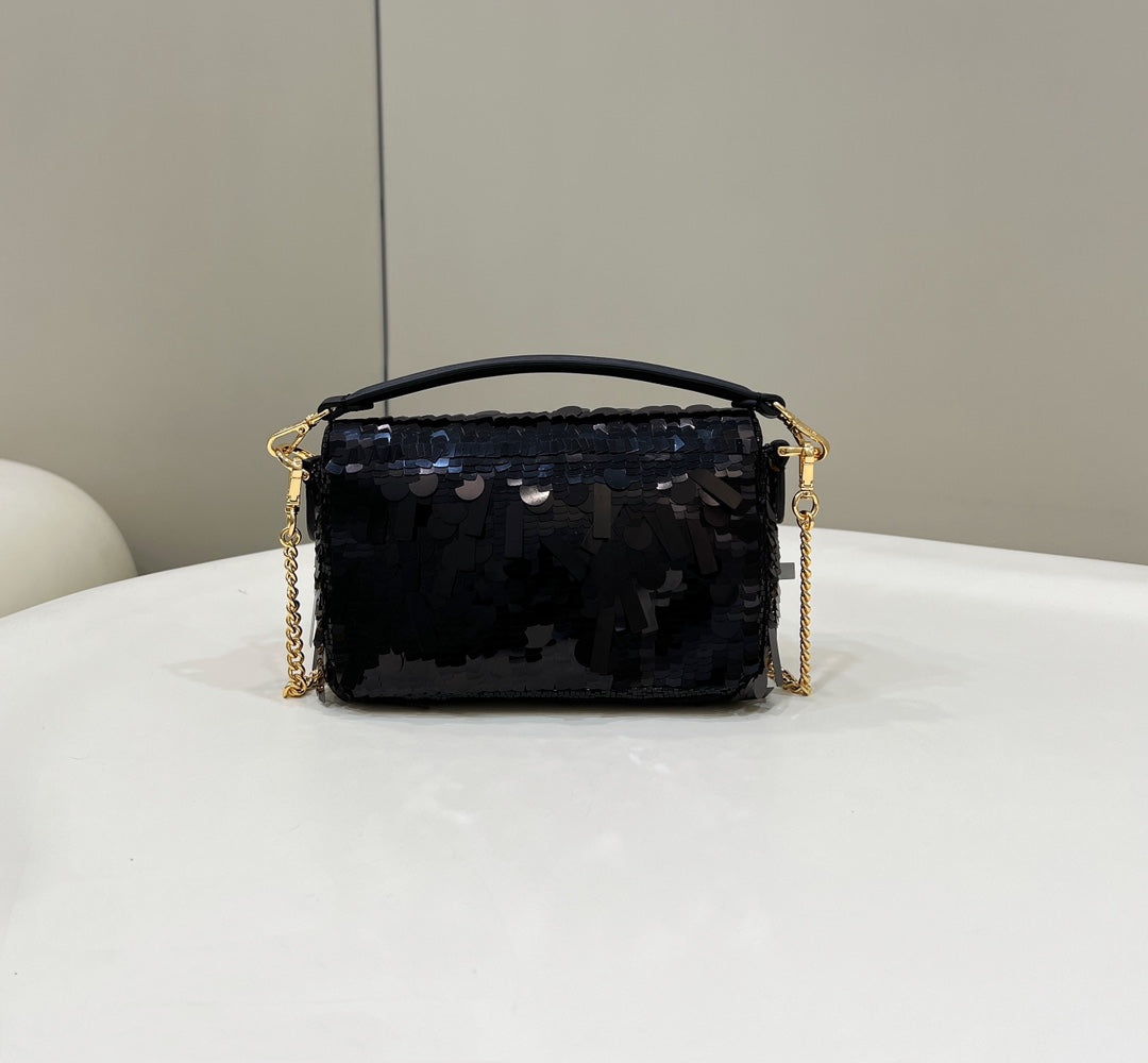 BAGUETTE MINI 19 IN BLACK SEQUINS GOLD HARDWARE