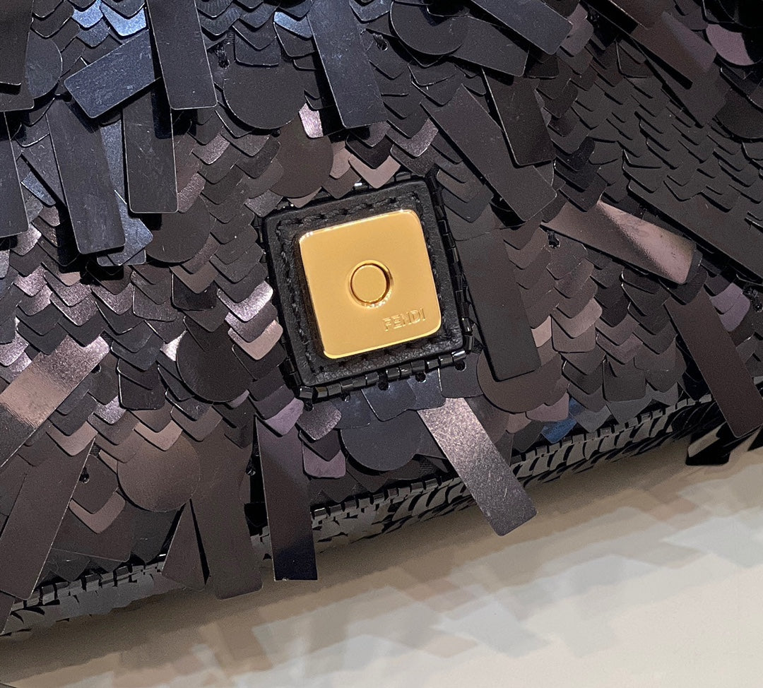 BAGUETTE MINI 19 IN BLACK SEQUINS GOLD HARDWARE