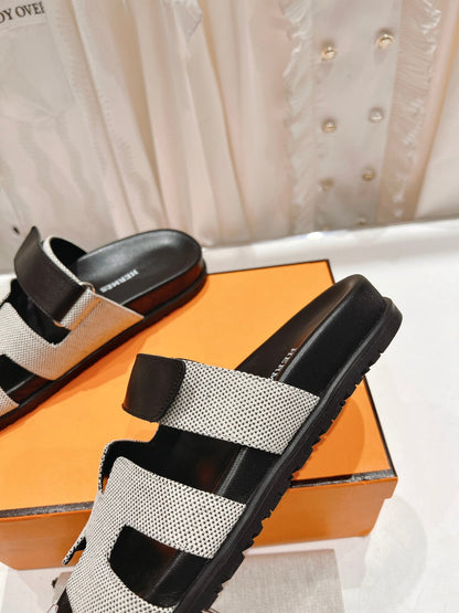 CHYPRE SANDAL BLACK LAMBSKIN AND SILVER DENIM