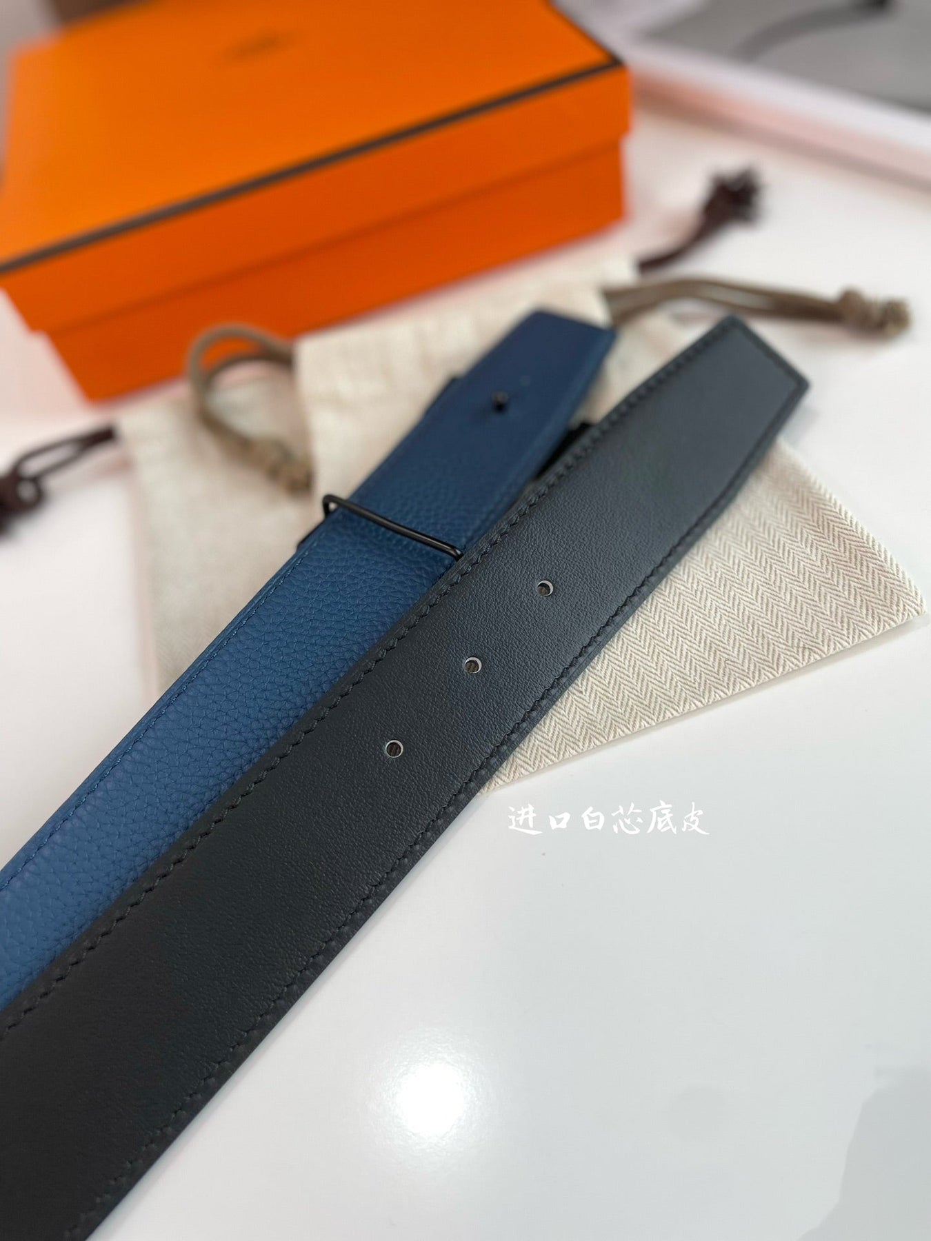 HM CONSTANCE BELT BUCKLE & REVERSIBLE NAVY BLUE AND BLACK LEATHER STRAP 38MM