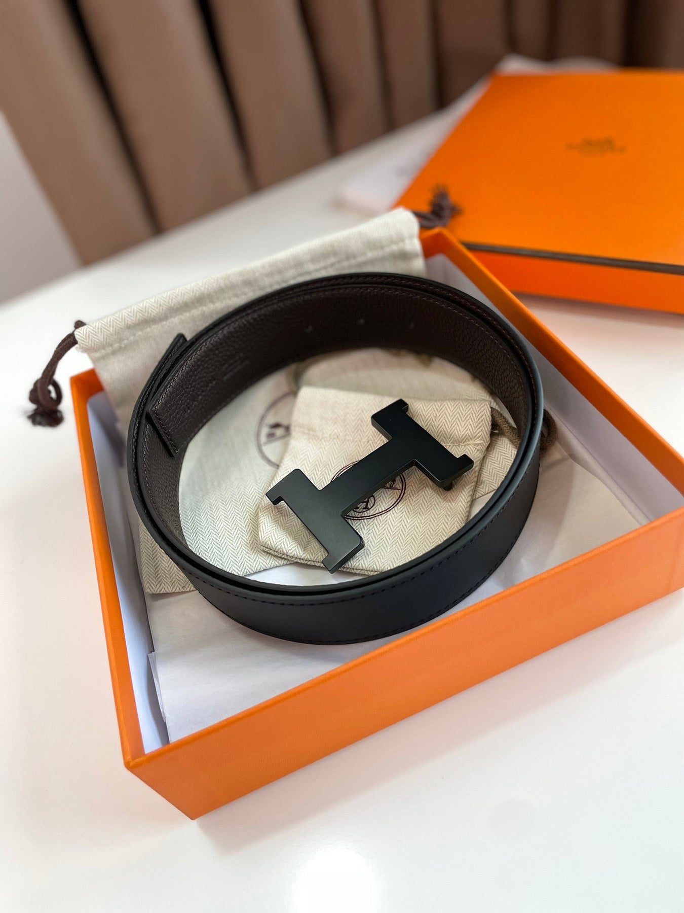 HM CONSTANCE BELT BUCKLE & REVERSIBLE CHOCOLATE BROWN AND BLACK LEATHER STRAP 38MM