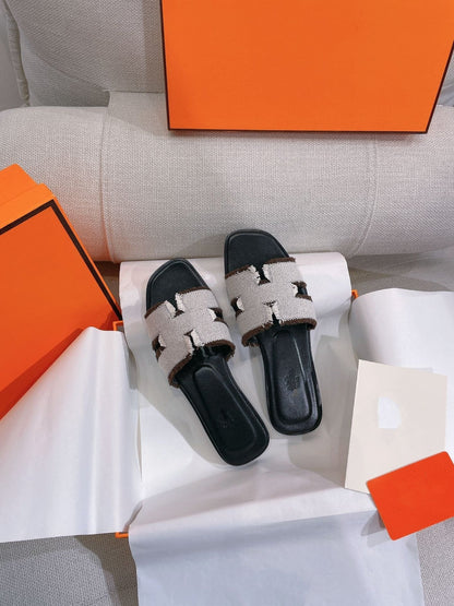 0RAN SANDAL BLACK CANVAS