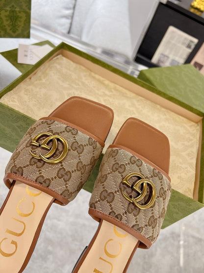 GG EXCLUSIVE SLIDE SANDAL CARAMEL AND BROWN FABRIC