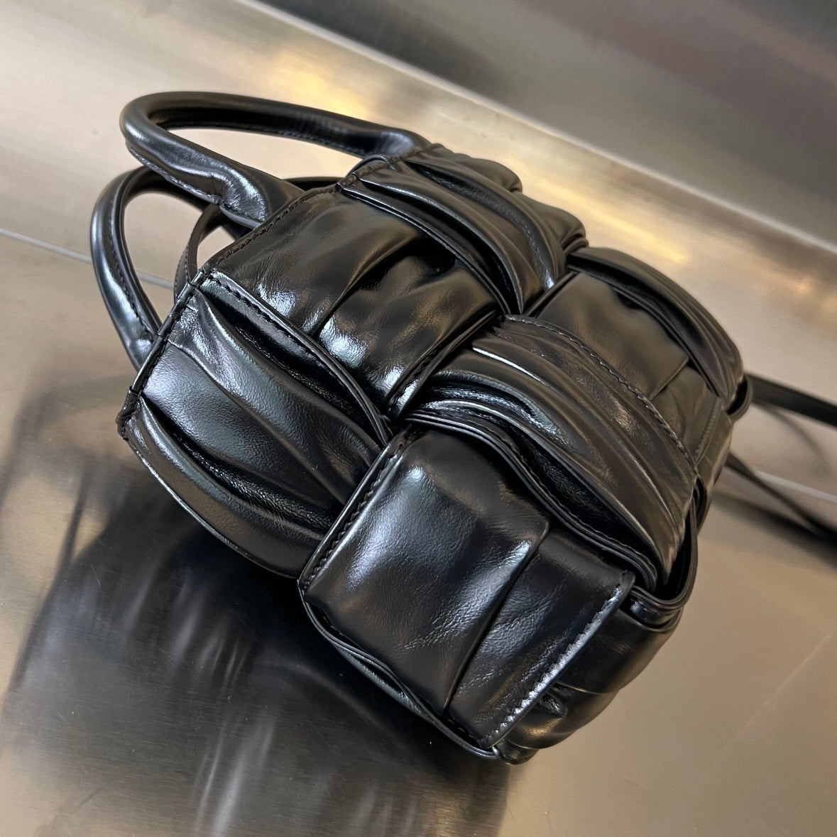 CANDY ARCO TOTE 20 IN BLACK SOFT LAMBSKIN