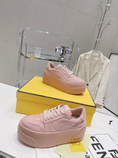 FENDI LOW-TOP TRAINER IN LIGHT PINK CALFSKIN
