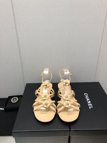 FLORAL FLAT SANDAL IN SAND YELLOW LAMBSKIN