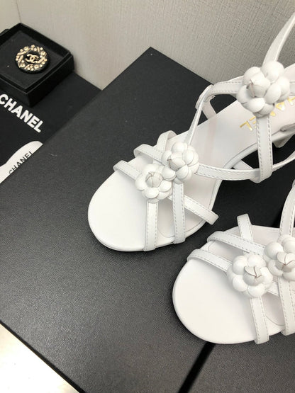 FLORAL HIGH HEEL SANDAL IN WHITE LAMBSKIN