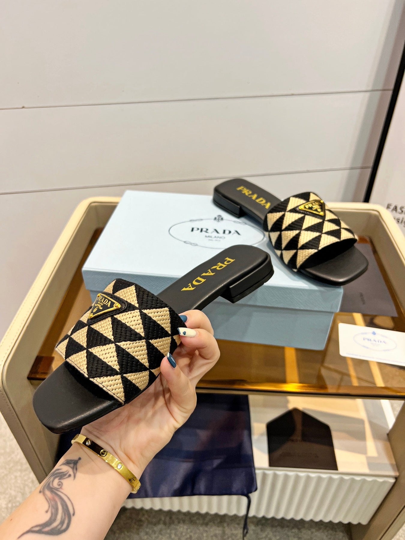 PRA EMBROIDERED SLIDES FLAT BLACK AND BEIGE FABRIC