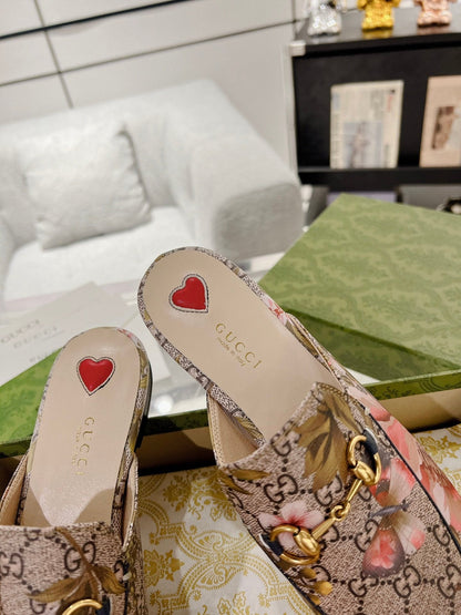 HORSEBIT FLOWER SLIPPER MULE IN DARK BEIGE MONOGRAM JACQUARD FABRIC