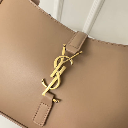 LE 5 À 7 BAG 24 BEIGE CREAM CALFSKIN