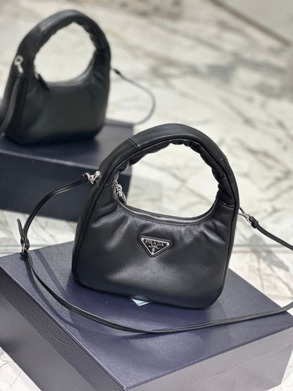 HOBO BAG 21 IN BLACK SOFT LAMBSKIN