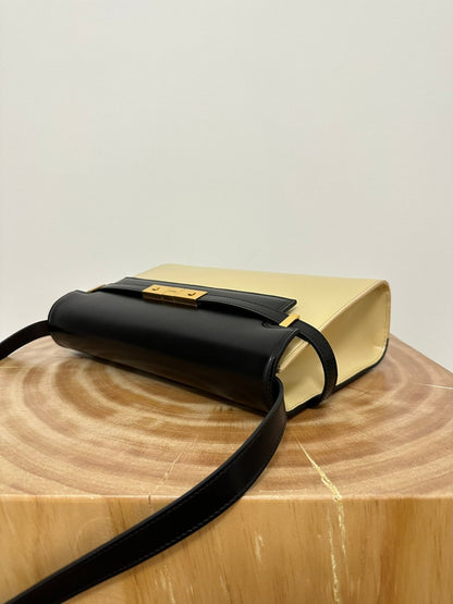 MANHATTAN 29 TOP-HANDLE IN SMOOTH BLACK BEIGE CALFSKIN