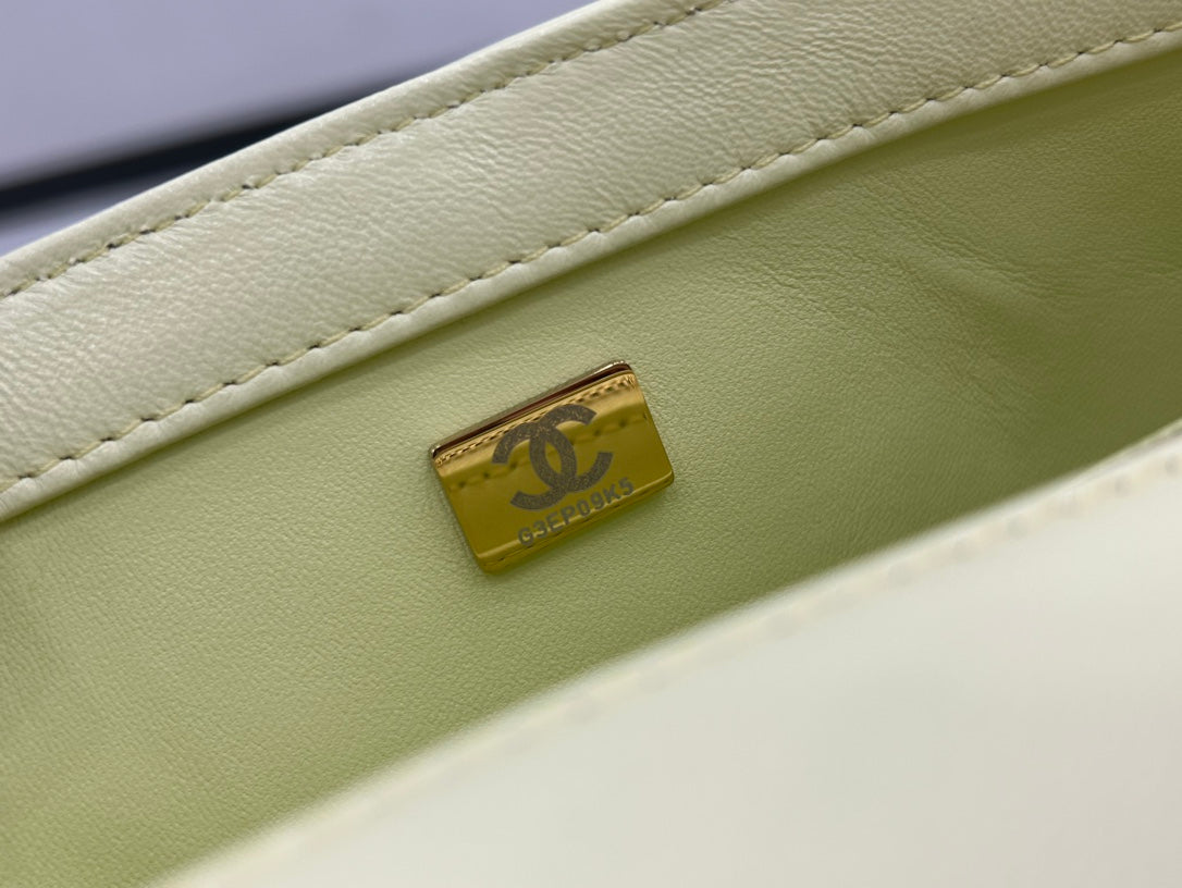 CC SMALL 23 FLAP BAG IN NEON YELLOW CALFSKIN GOLD HARDWARE