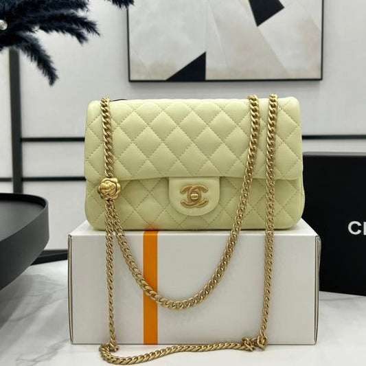 CC SMALL 23 FLAP BAG IN NEON YELLOW CALFSKIN GOLD HARDWARE