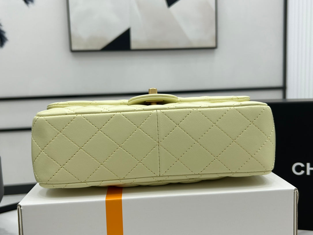 CC SMALL 23 FLAP BAG IN NEON YELLOW CALFSKIN GOLD HARDWARE