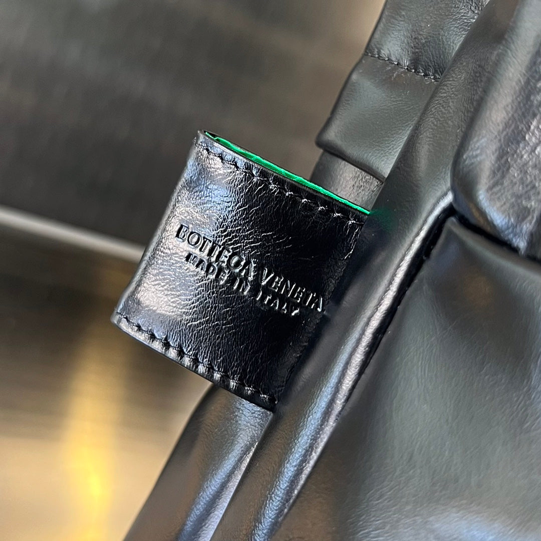 MEDIUM ARCHETYPE 46 BLACK LAMBSKIN BACKPACK