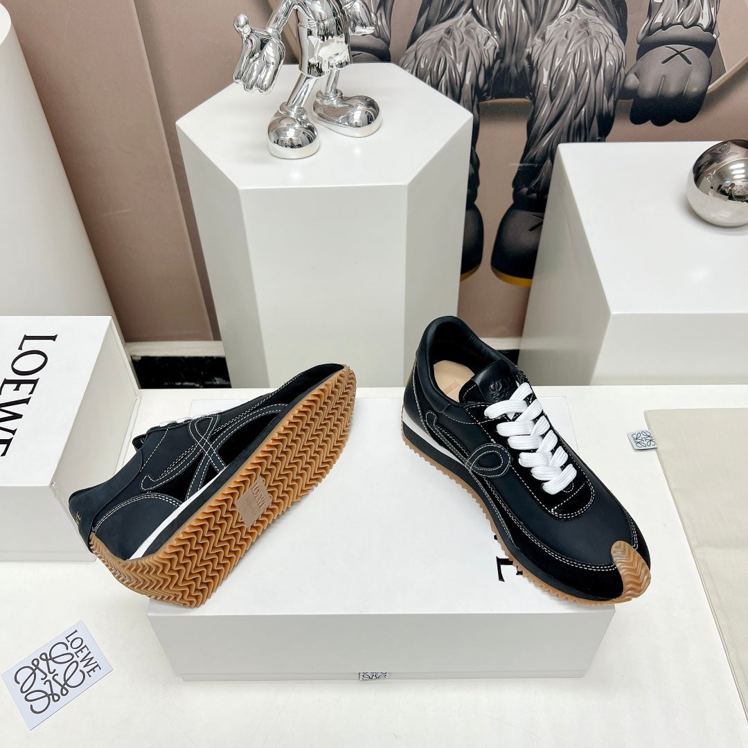 FLOW RUNNER SNEAKER IN FULL BLACK SUEDE AND SHEEPSKIN