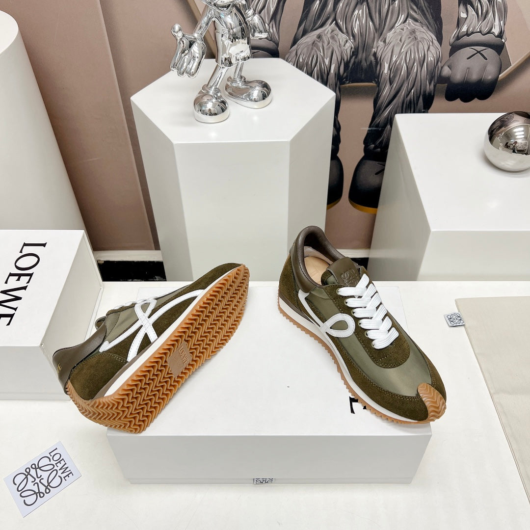 FLOW RUNNER SNEAKER IN ARMY GREEN SUEDE AND SHEEPSKIN
