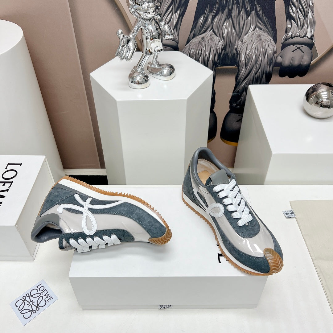 FLOW RUNNER SNEAKER IN SLATE GRAY SUEDE AND PALE GRAY SHEEPSKIN