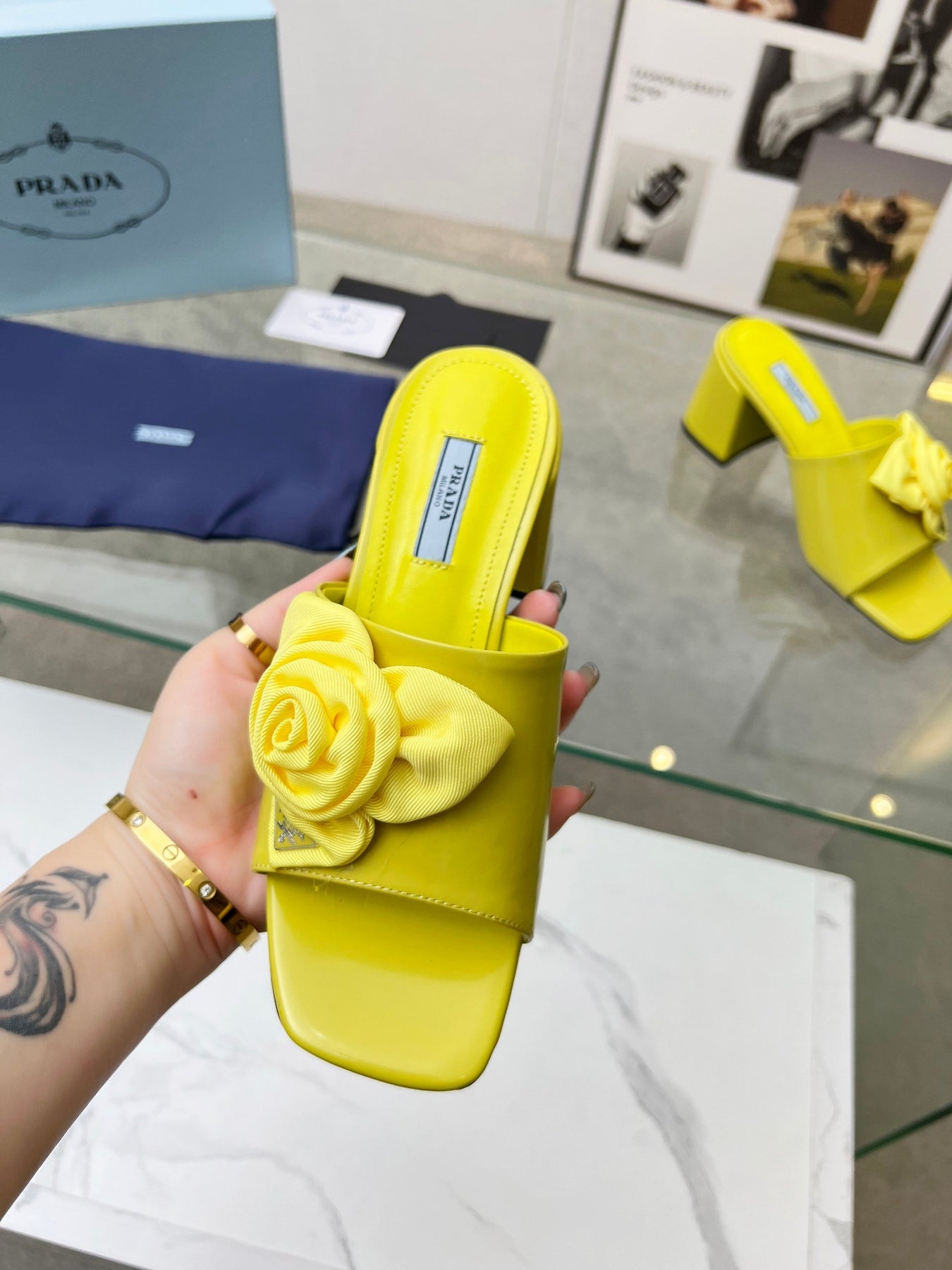 PRA FLOWER BLOCK HEELS 75 LEMON CALFSKIN