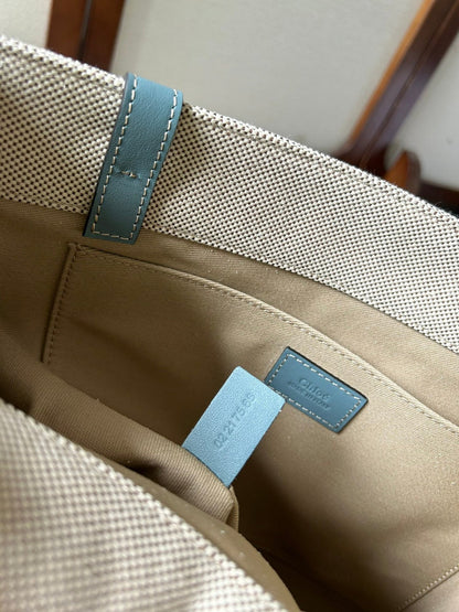 LAGRE WOODY TOTE BAG 45 IN BEIGE LINEN CANVAS BLACK WEBBING LOGO EMBROIDER BLUE CALFSKIN