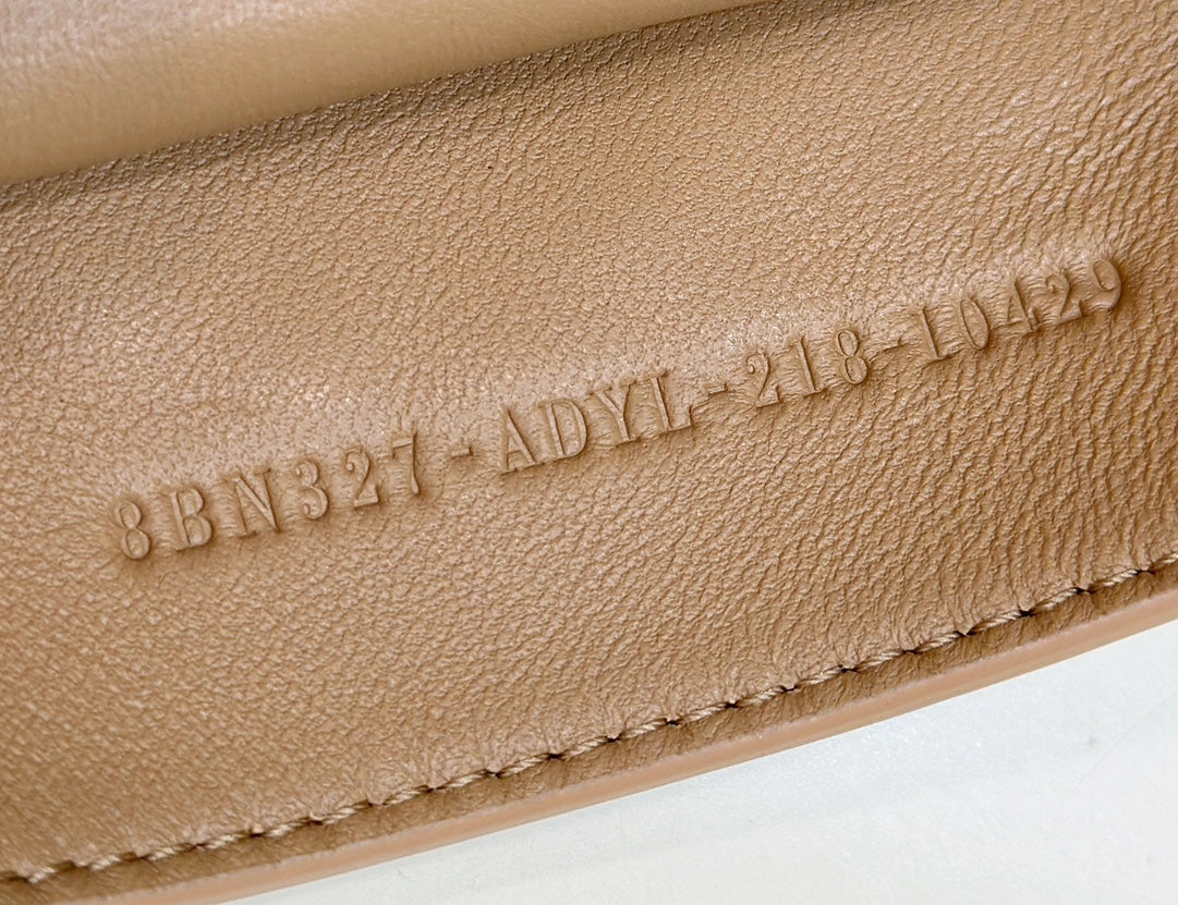 PEEKABOO ISEEU 33 IN CIDER BROWN GRAINED CALFSKIN SILVER HARDWARE