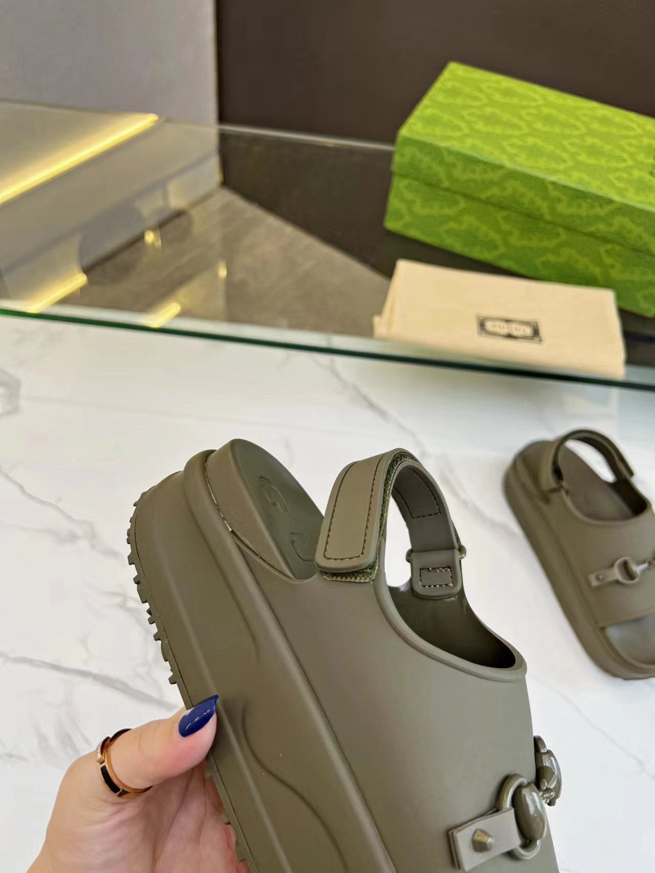 HORSEBIT FLATFORM SANDAL 5 CM IN ARMY GREEN IMPORTED TPU