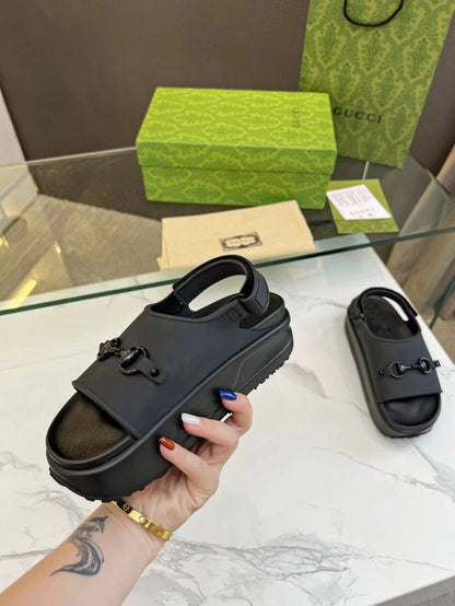 HORSEBIT FLATFORM SANDAL 5 CM IN BLACK IMPORTED TPU