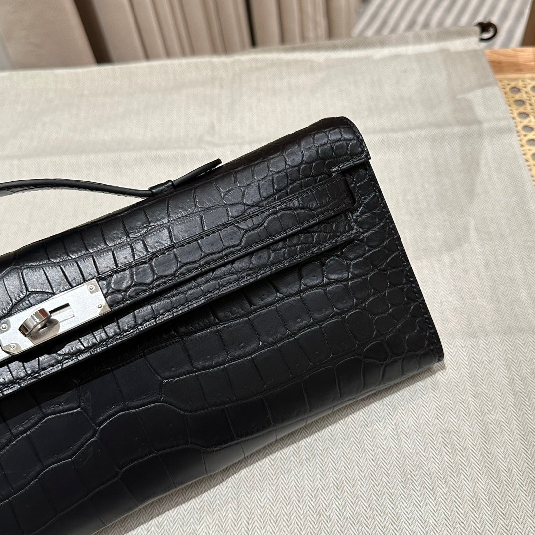 KELLY CUT 31 IN BLACK SHINY ALLIGATOR LEATHER WITH SILVER HARDWARE