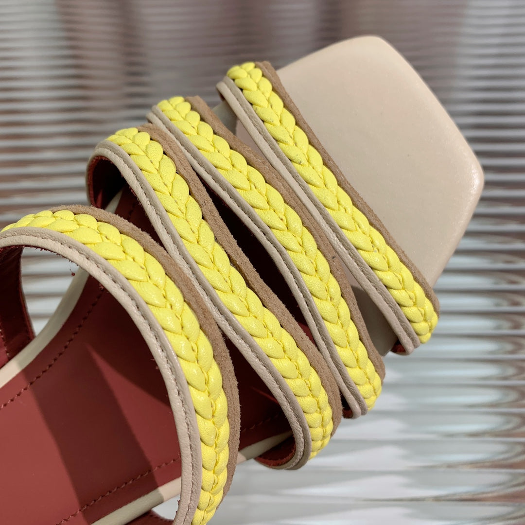 LP SPRIGHTLY CHARMS FLAT SANDAL LEMON CALFSKIN