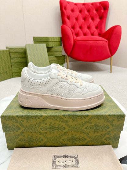 GG EMBOSSED TRAINER WHITE AND PASTEL PINK CALFSKIN