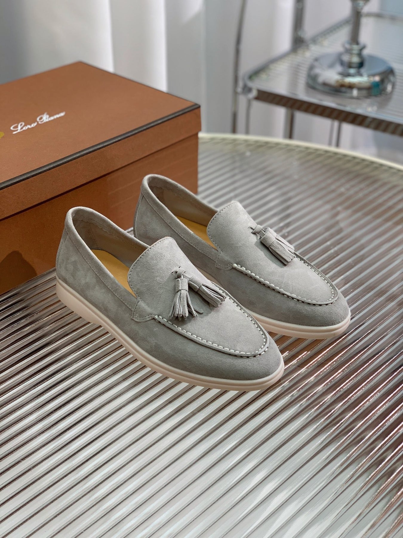 LP SUMMER WALK TASSELS LOAFERS LIGHT GRAY SUEDE