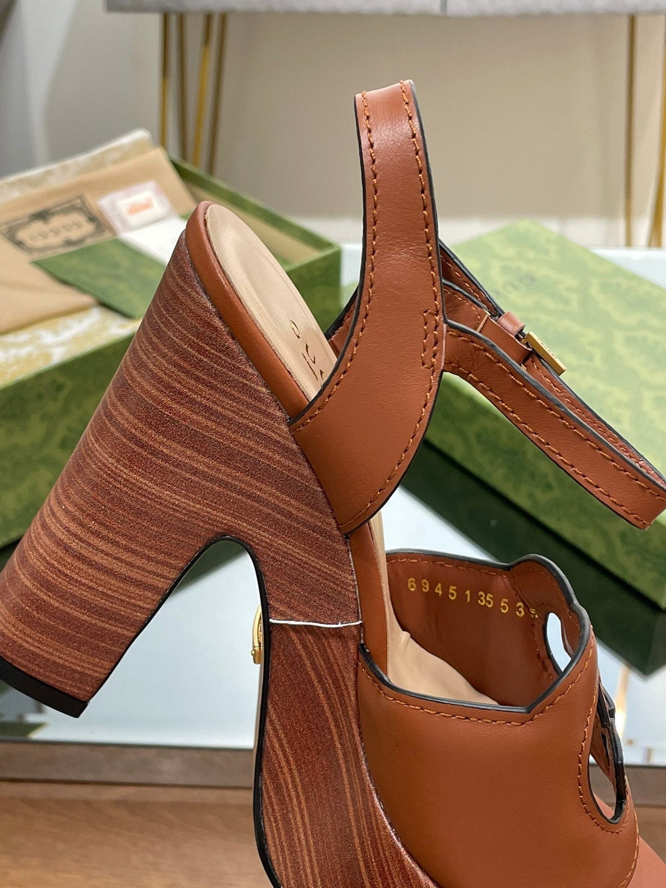 GG 120 INTERLOCKING G SANDAL CARAMEL CALFSKIN