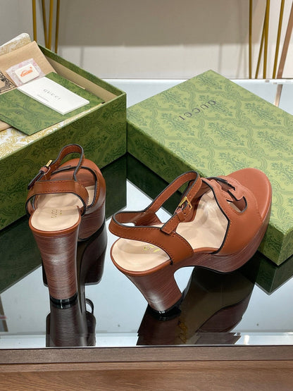 GG 120 INTERLOCKING G SANDAL CARAMEL CALFSKIN