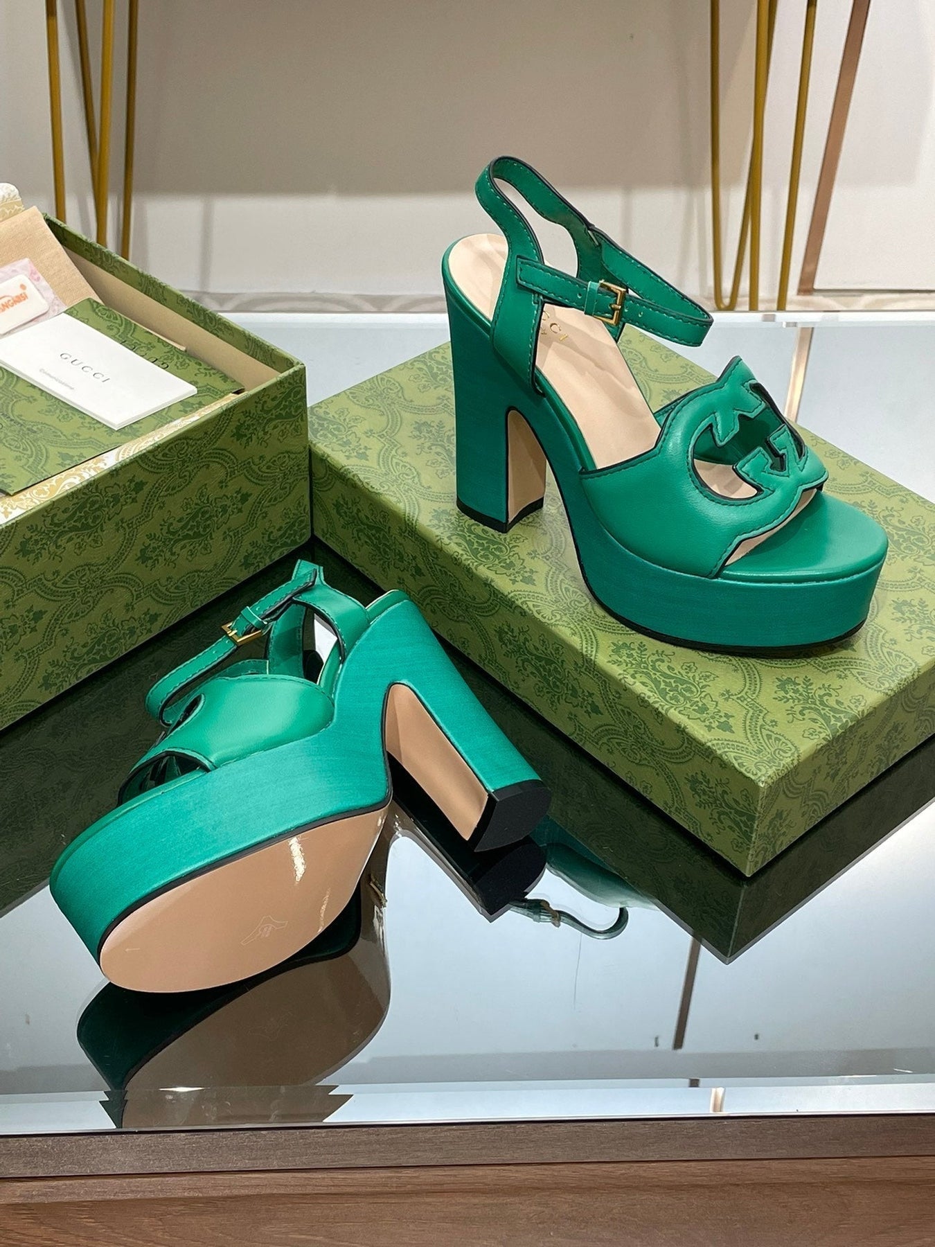 GG 120 INTERLOCKING G SANDAL JADE GREEN CALFSKIN