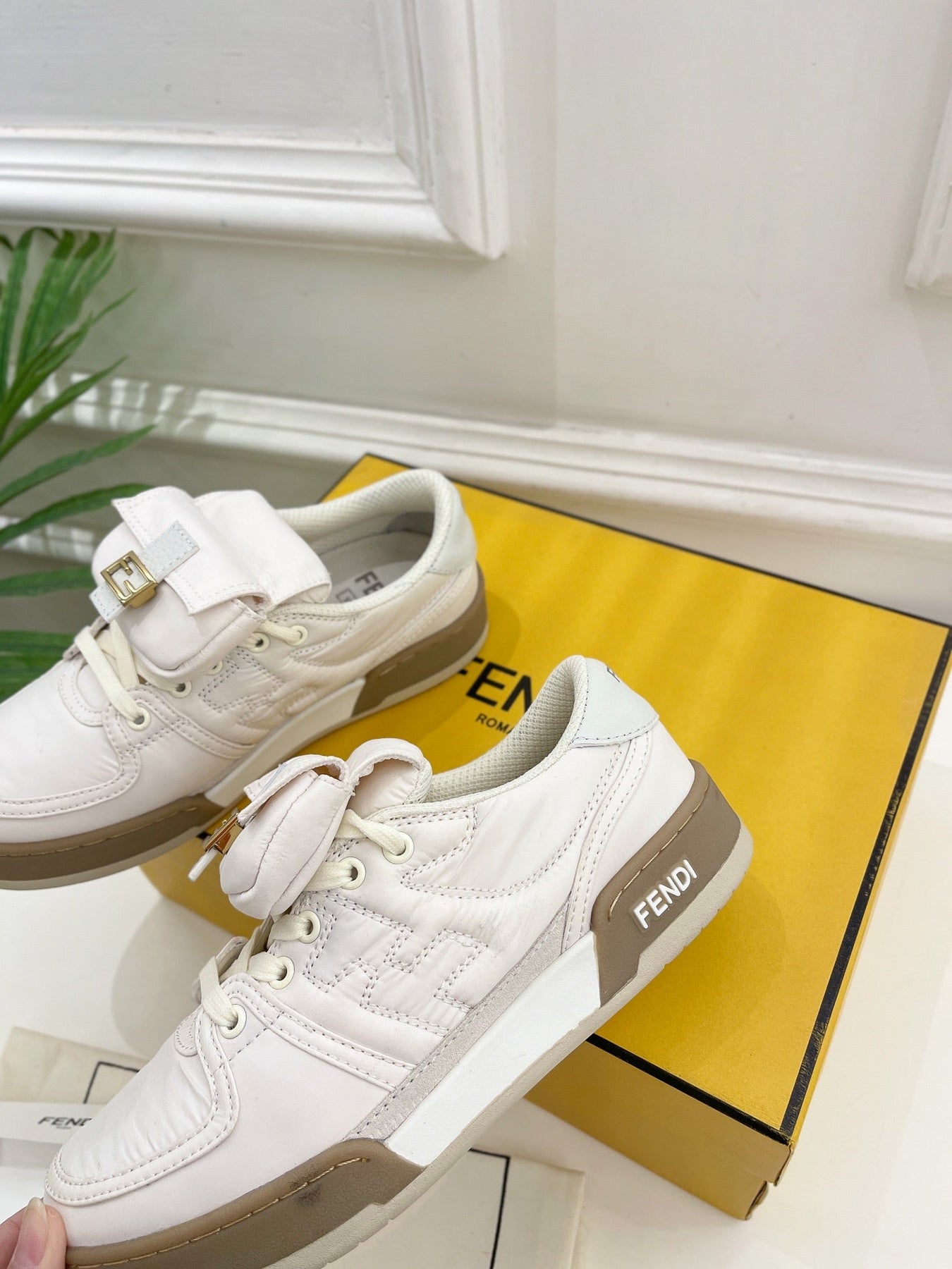 FENDI TRAINER SNEAKER IN WHITE LAMBSKIN