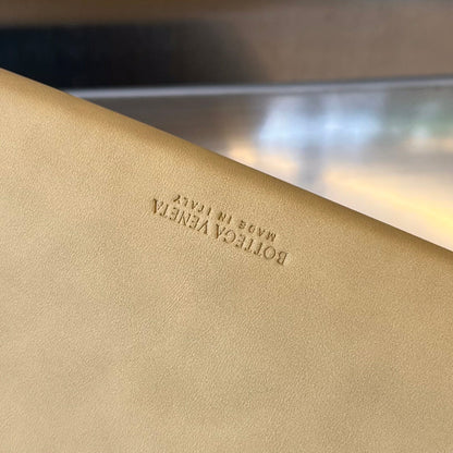 MEDIUM 32 BROWN BAG KRAFT CALFSKIN