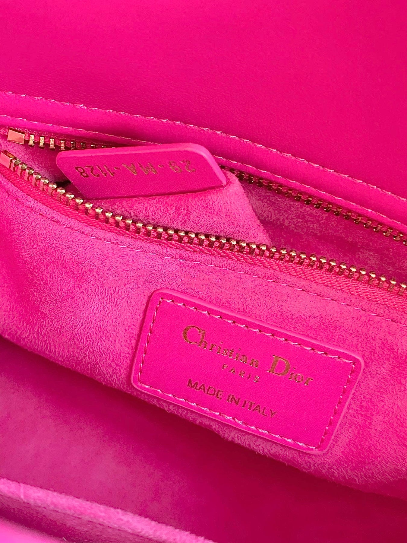 MEDIUM LADY 20 HANDBAG IN HOT PINK LAMBSKIN