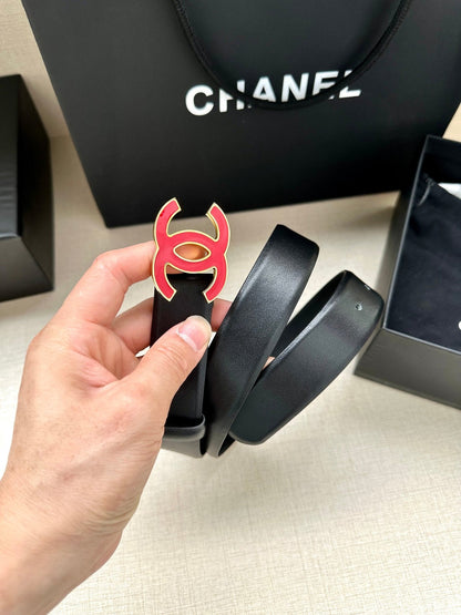 CC 30MM BELT IN BLACK SMOOTH CALFSKIN WITH RED METAL LOGO