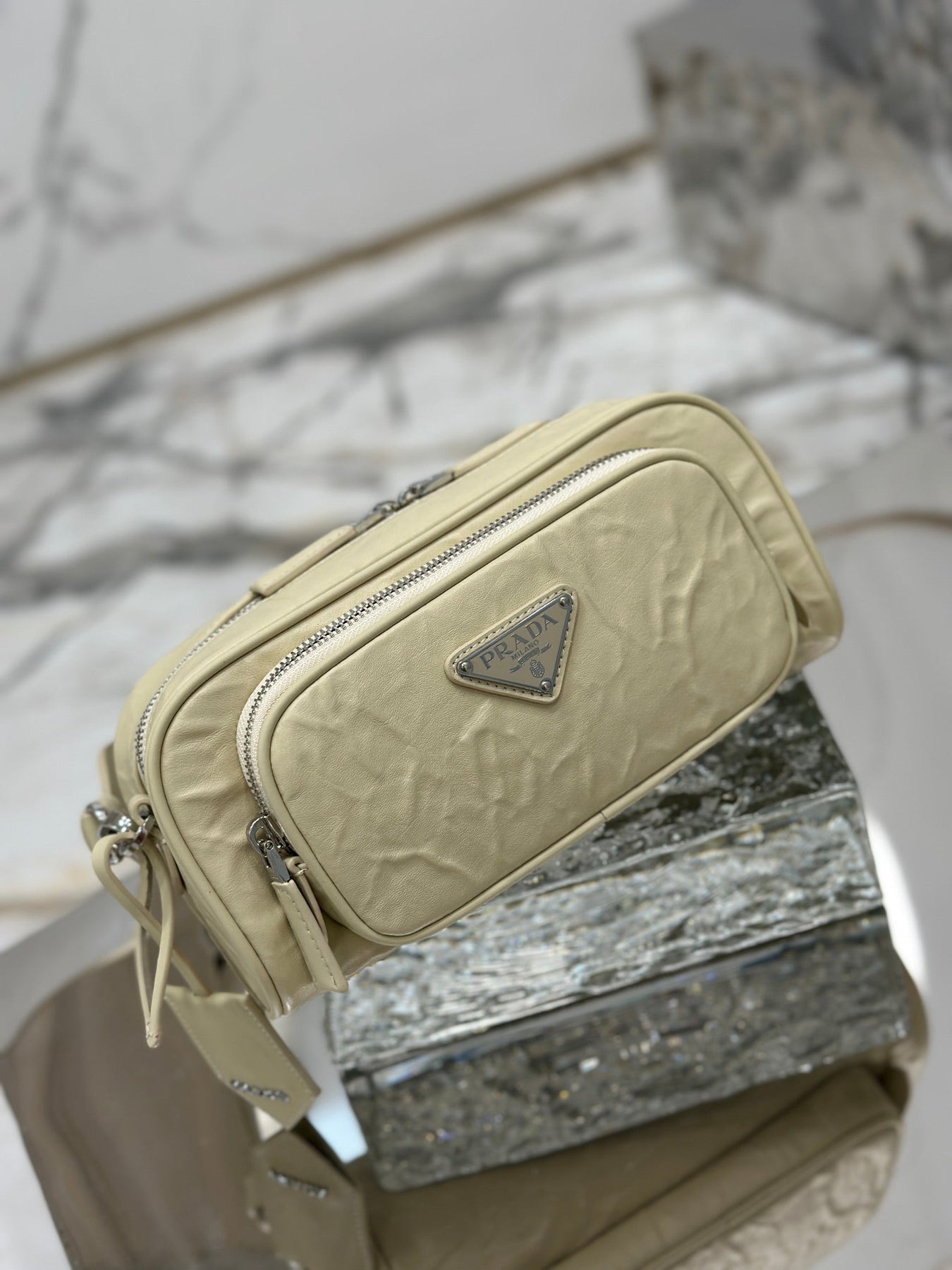 CAMERA BAG 23 IN CREAM WRINKLED LAMBSKIN