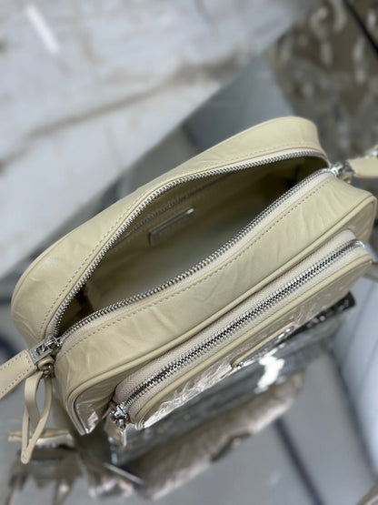 CAMERA BAG 23 IN CREAM WRINKLED LAMBSKIN