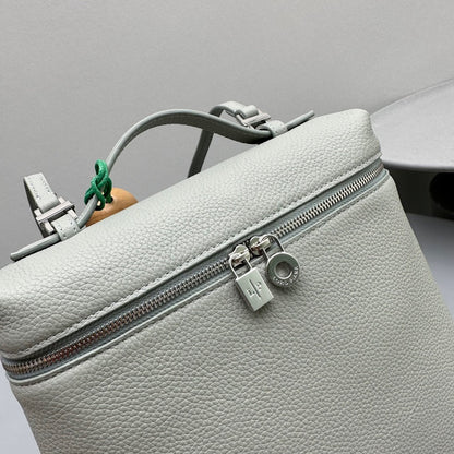 Extra Pocket Backpack 23 Sage Cowhide Shw