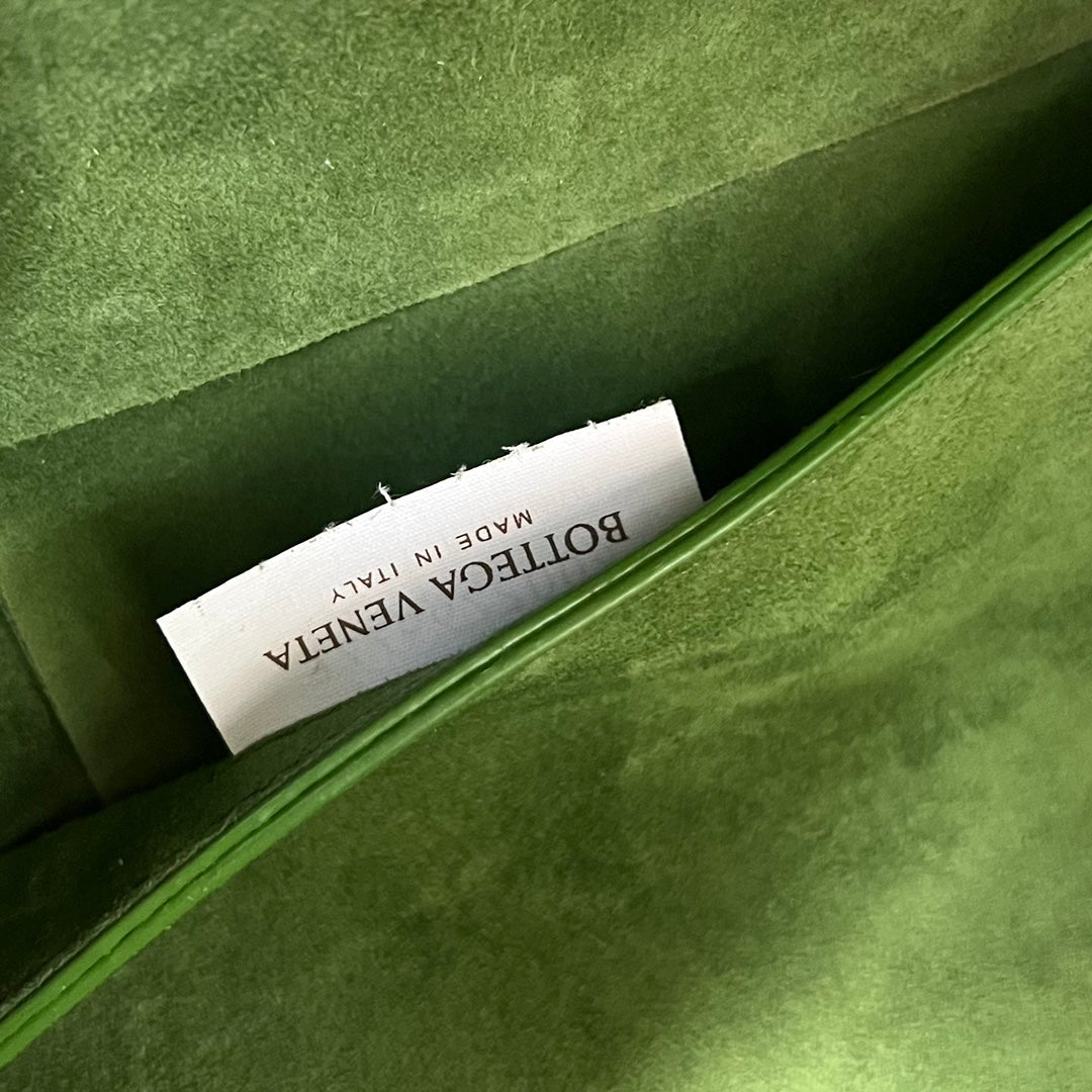 ARCO TOTE 36 IN GLADE GREEN CALFSKIN