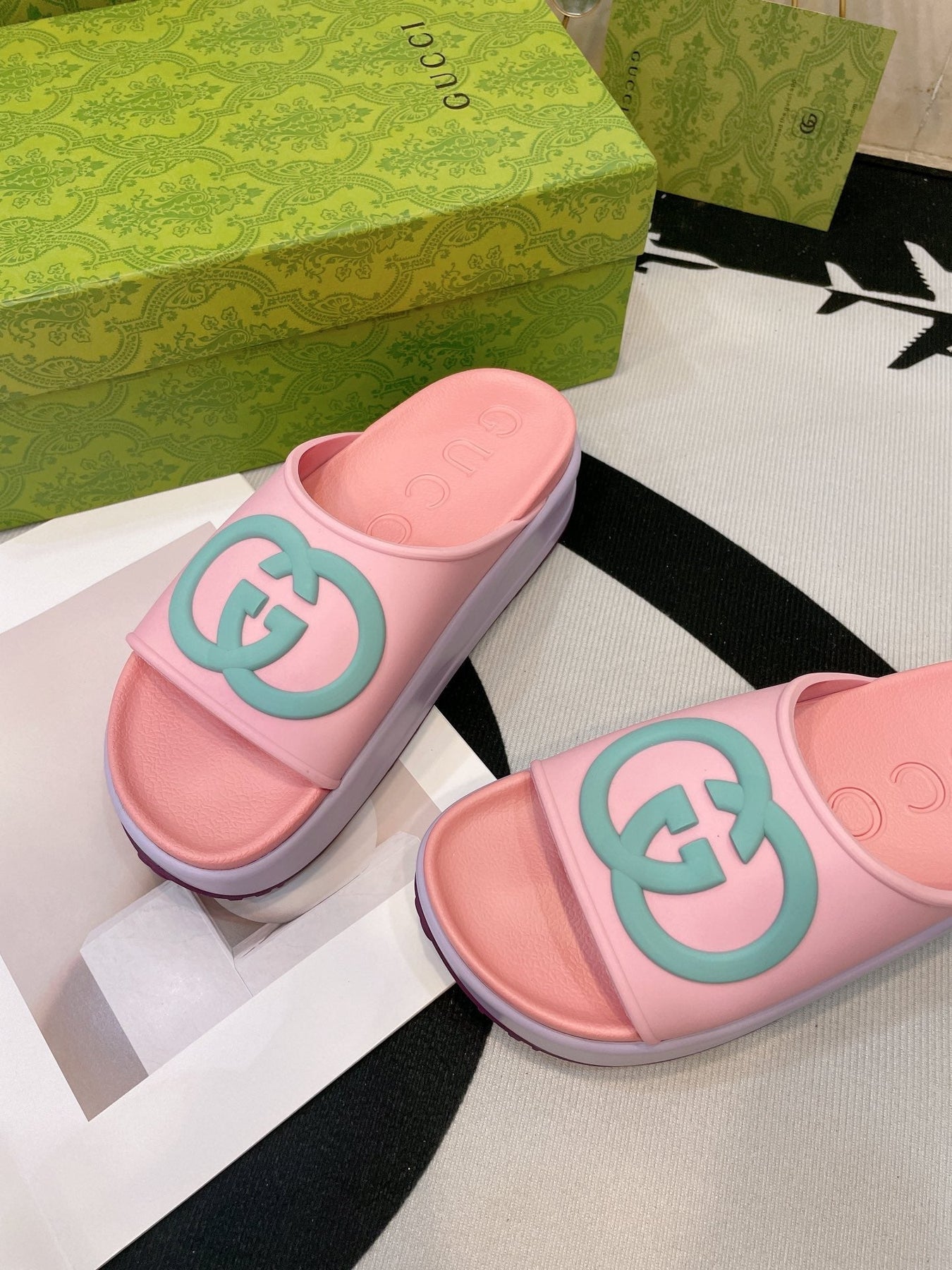 INTERLOCKING G SLIDE SANDAL IN BABY PINK IMPORTED TPU