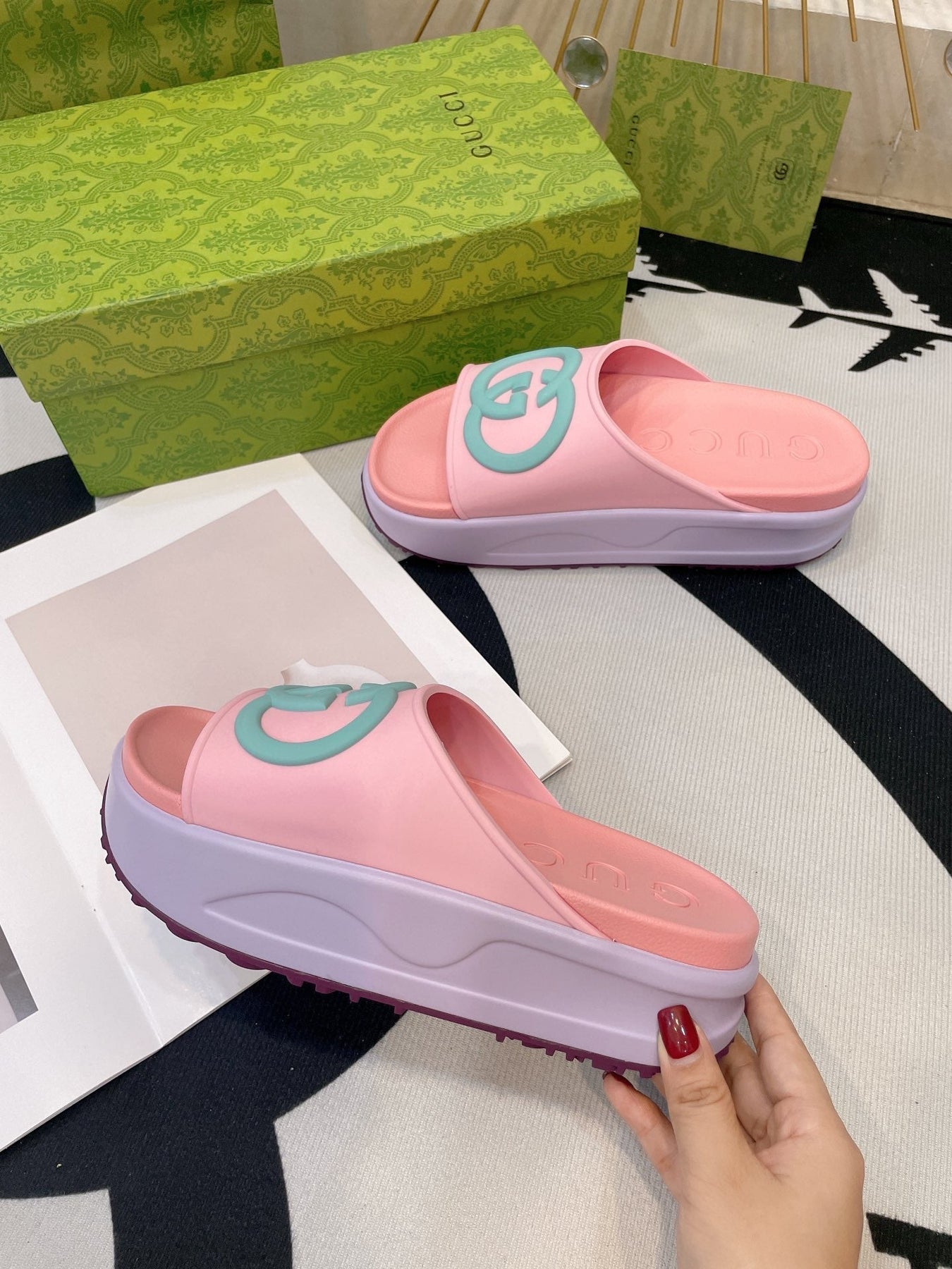 INTERLOCKING G SLIDE SANDAL IN BABY PINK IMPORTED TPU