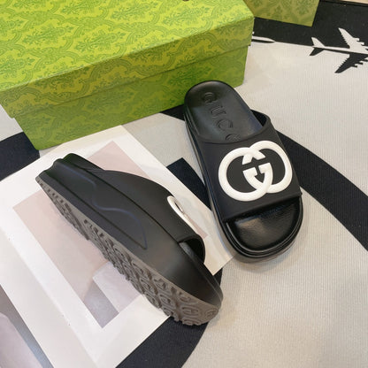 INTERLOCKING G SLIDE SANDAL IN BLACK IMPORTED TPU