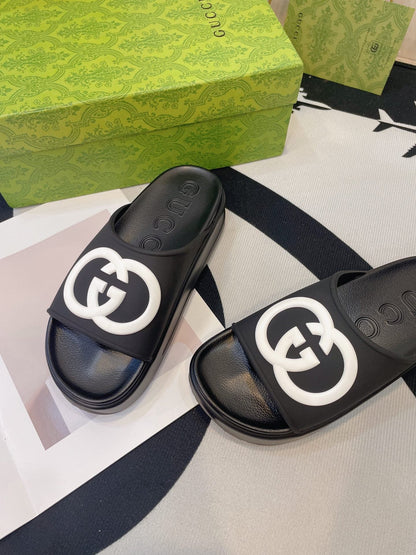 INTERLOCKING G SLIDE SANDAL IN BLACK IMPORTED TPU