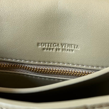 BV Mini Crossbody Bag 19cm Light Green Calfskin Ghw